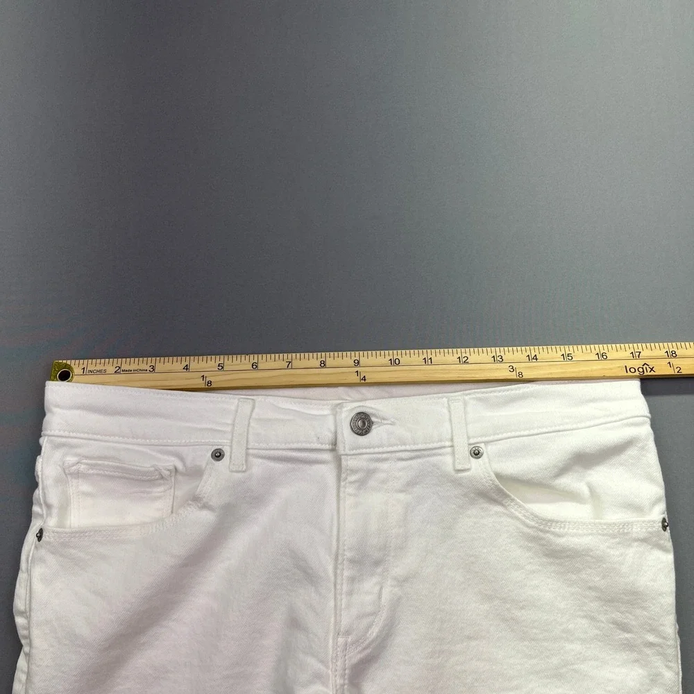 Levi's Bermuda Shorts White Denim Casual Everyday Sz 31 Fits 33.5